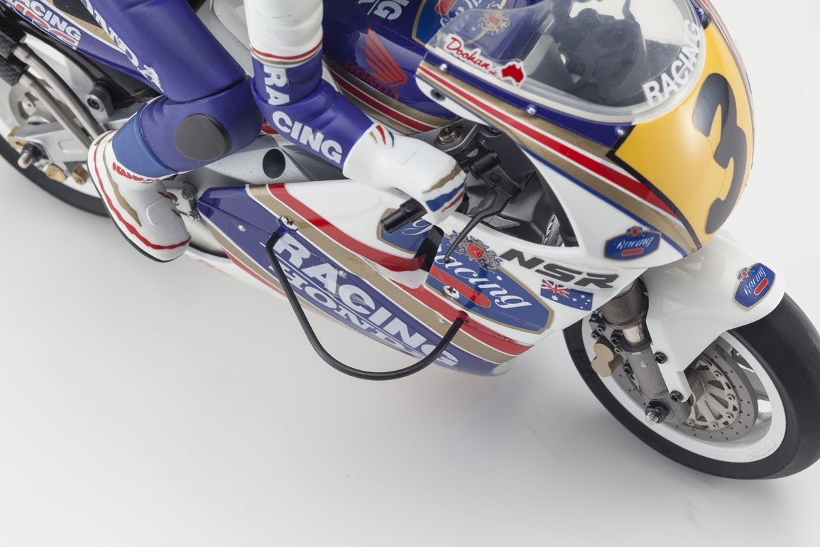 MOTO HANGING ON RACER HONDA NSR500 1991 KIT 34932B - Image 9